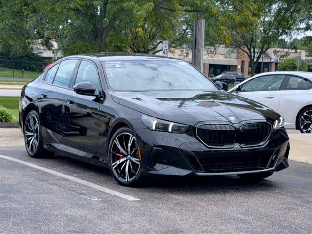 Used 2025 BMW 550e xDrive w/ Premium Package AWD/4WD image 1