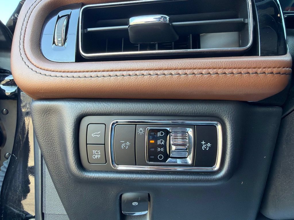 Used 2023 Lincoln Nautilus Reserve w/ Equipment Group 201A AWD/4WD image 25