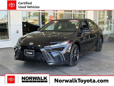 Certified 2026 Toyota Camry SE FWD image 1