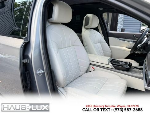 Used 2023 BMW 760i xDrive w/ Luxury Rear Seating Package AWD/4WD image 4