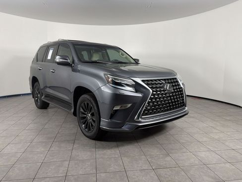 Used 2023 Lexus GX 460 Premium w/ Accessory Package AWD/4WD image 7