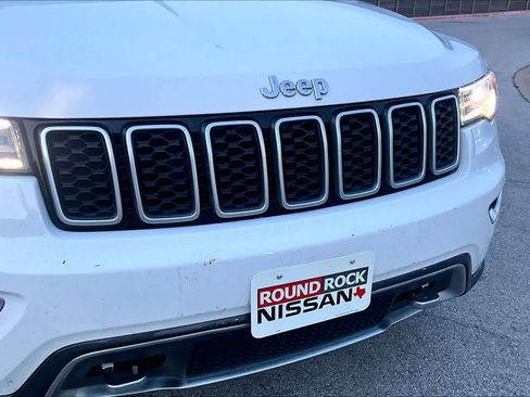 Used 2018 Jeep Grand Cherokee Limited image 28