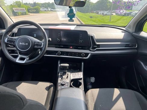 Used 2023 Kia Sportage LX FWD image 5