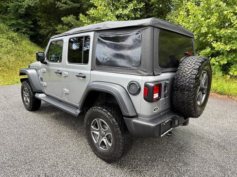 Used 2018 Jeep Wrangler Unlimited Sport S AWD/4WD image 8
