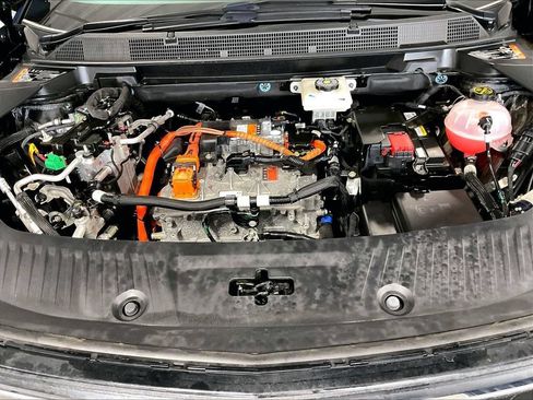 Used 2024 Chevrolet Equinox EV RS FWD image 29