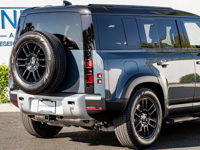 Used 2025 Land Rover Defender 110 S AWD/4WD image 7