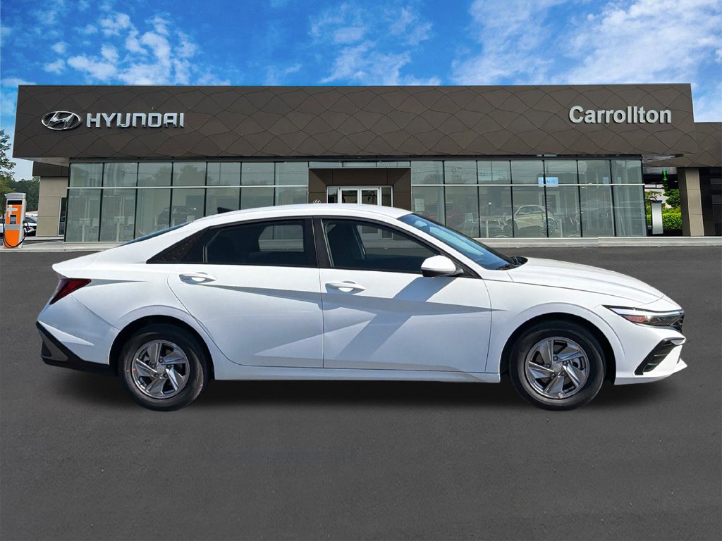 New 2026 Hyundai Elantra SE FWD image 5