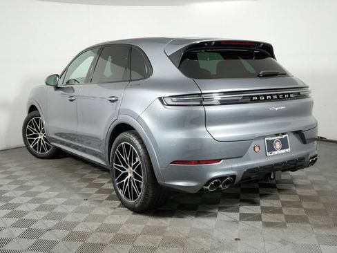 New 2026 Porsche Cayenne AWD/4WD image 3