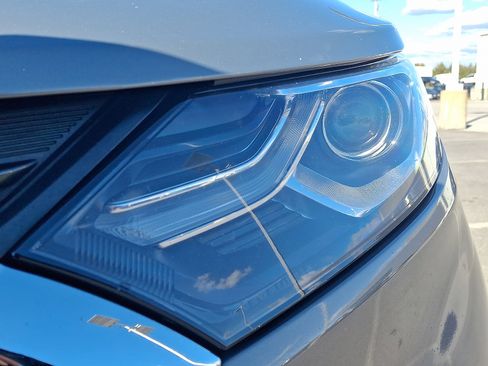 Used 2018 Chevrolet Equinox LT image 9