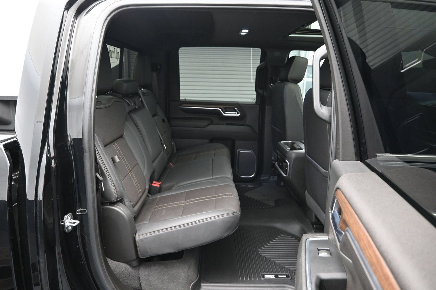 Used 2024 Chevrolet Silverado 3500 High Country w/ High Country Premium Package AWD/4WD image 12