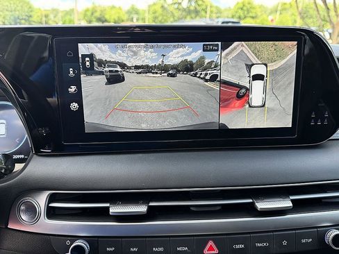 Used 2024 Hyundai Palisade Limited FWD image 15