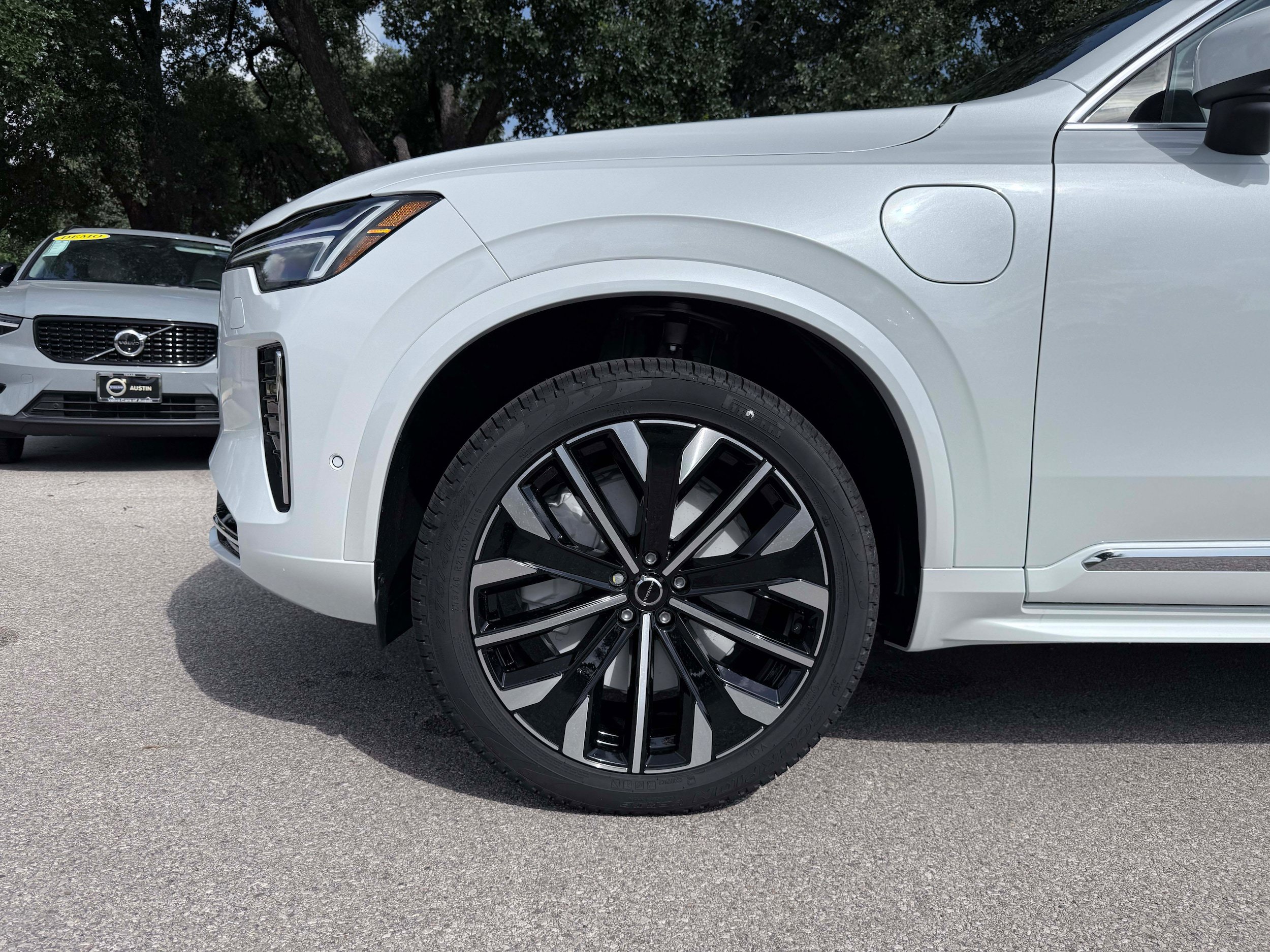 New 2026 Volvo XC90 T8 Plus w/ Protection Package Premier AWD/4WD image 9