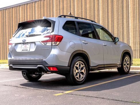 Used 2023 Subaru Forester Premium AWD/4WD image 45