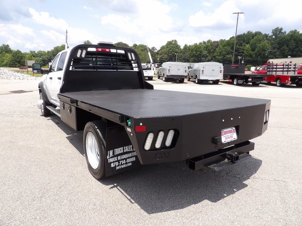 Used 2024 RAM 5500 Tradesman w/ Chrome Appearance Group AWD/4WD image 5