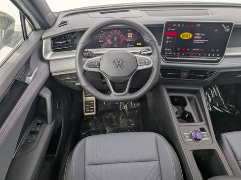 New 2026 Volkswagen Tiguan SE R-Line AWD/4WD image 16