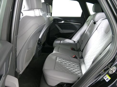 Used 2023 Audi SQ5 Premium Plus w/ Premium Plus Package image 4