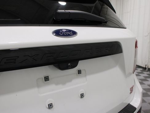 Used 2024 Ford Explorer ST w/ Equipment Group 401A AWD/4WD image 33