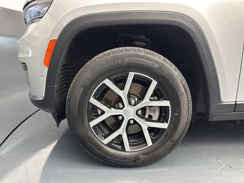 Certified 2024 Jeep Grand Cherokee L Limited w/ Luxury Tech Group II AWD/4WD image 24