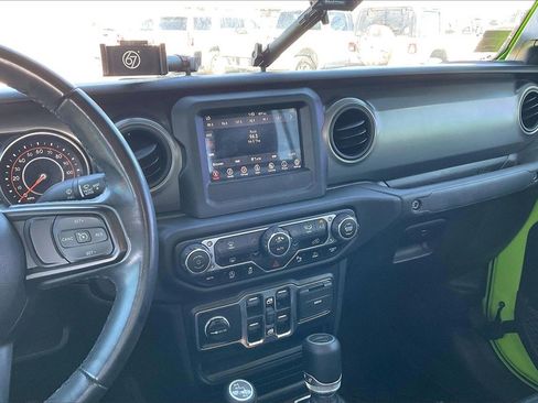Used 2021 Jeep Gladiator Sport image 9