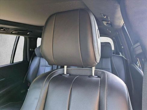 Used 2021 Mercedes-Benz GLS 580 4MATIC image 14