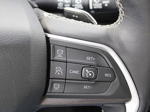 Used 2022 Jeep Grand Cherokee Limited image 28