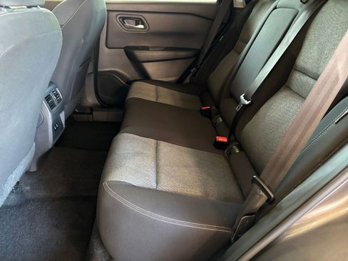 Used 2025 Nissan Rogue SV FWD image 28