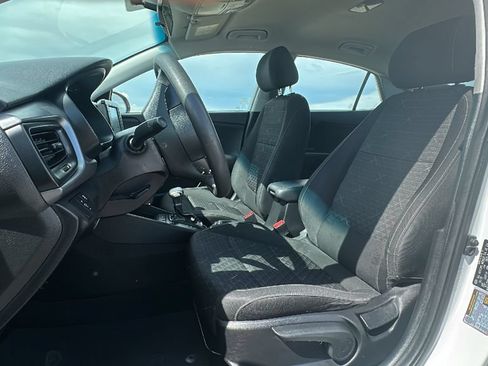 Used 2019 Kia Rio S FWD image 4