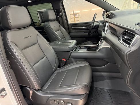 Used 2022 GMC Yukon Denali w/ Denali Ultimate Package image 33
