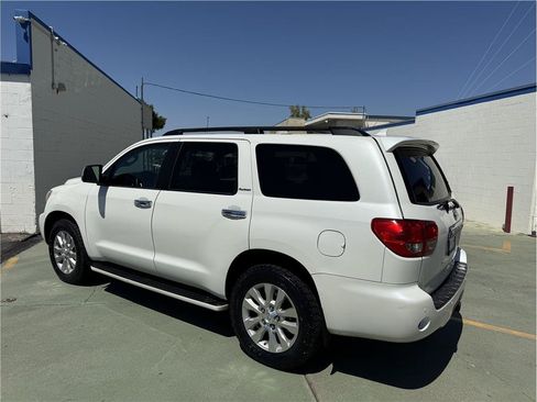 Used 2015 Toyota Sequoia Platinum AWD/4WD image 8