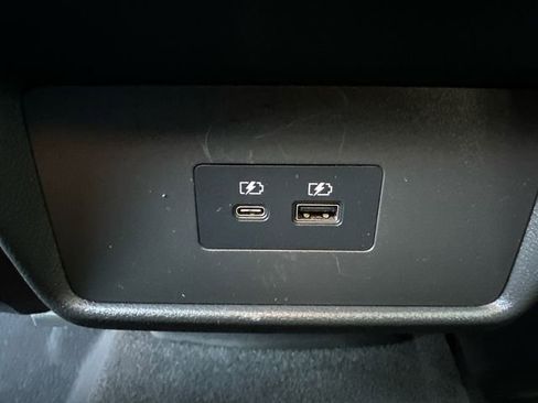 Used 2023 Nissan Rogue SV image 18