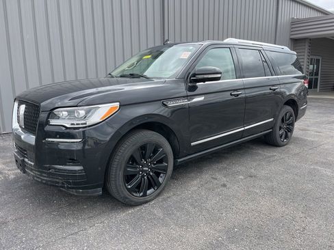 Used 2022 Lincoln Navigator L Reserve image 1