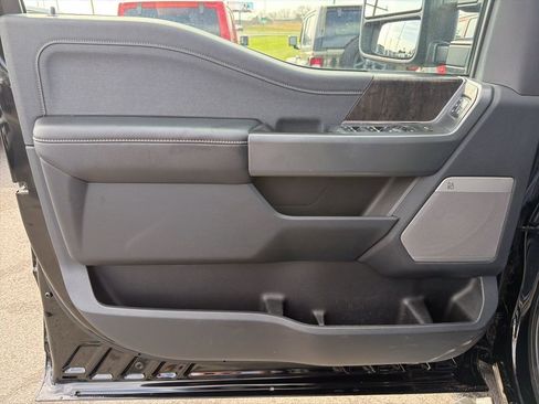 Used 2023 Ford F350 Lariat w/ FX4 Off-Road Package image 25