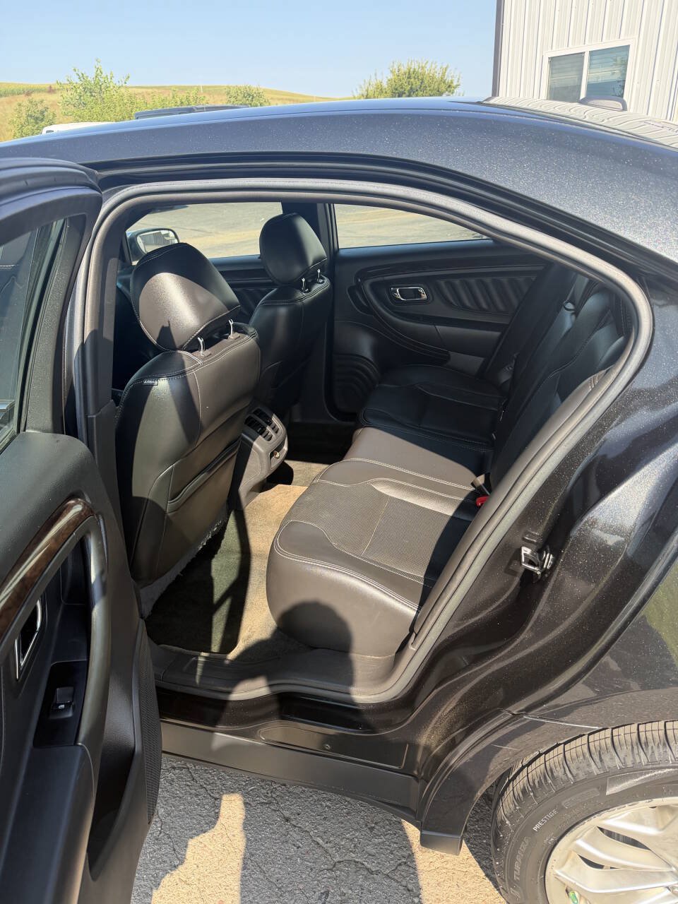 Used 2014 Ford Taurus Limited FWD image 12