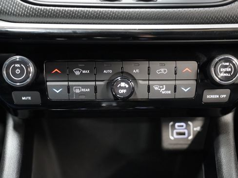 Used 2025 Jeep Compass Trailhawk image 28