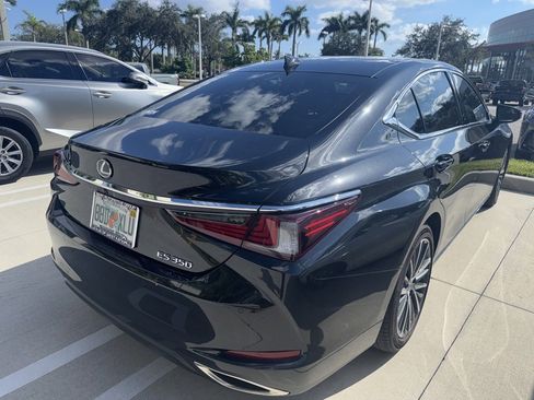 Used 2024 Lexus ES 350 w/ Premium Package image 9