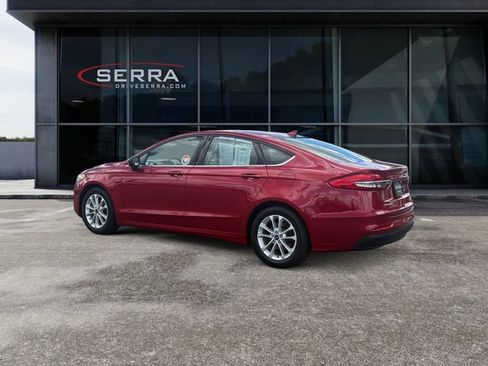 Used 2020 Ford Fusion SE FWD image 3