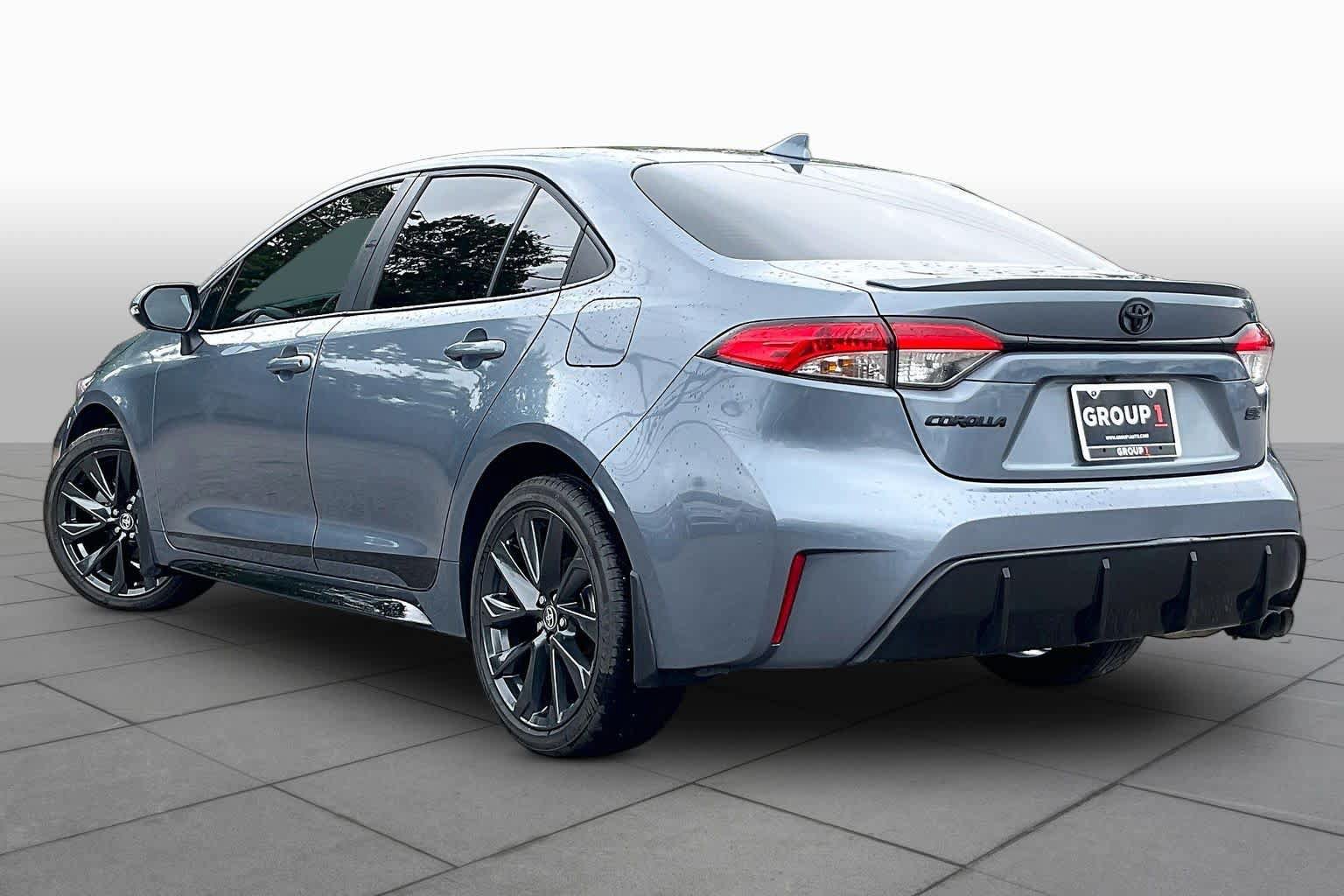 Used 2026 Toyota Corolla SE FWD image 12