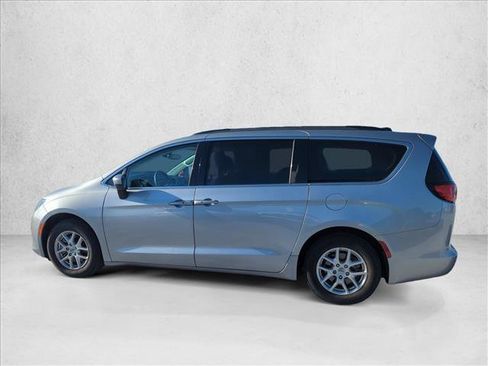 Used 2021 Chrysler Voyager Lxi image 5
