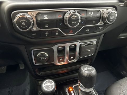 Used 2021 Jeep Wrangler Sport AWD/4WD image 58