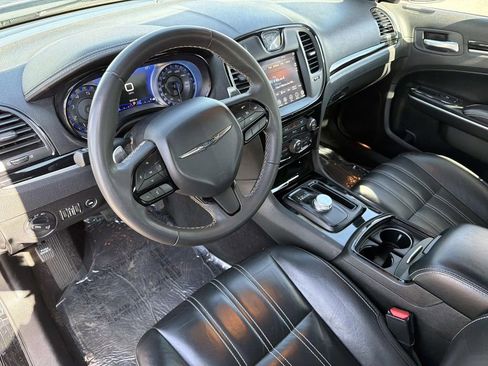 Used 2022 Chrysler 300 S image 8