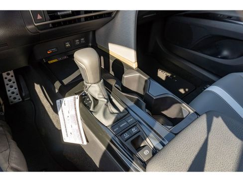 Used 2026 Toyota Camry SE image 25