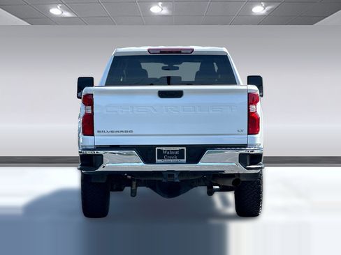 Used 2023 Chevrolet Silverado 2500 LT AWD/4WD image 9