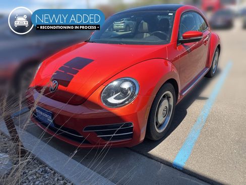 Used 2018 Volkswagen Beetle 2.0T S FWD image 1