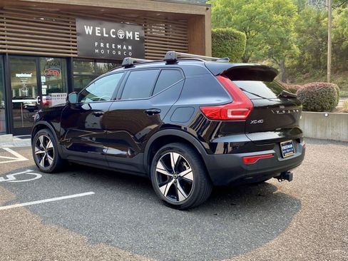 Used 2022 Volvo XC40 P8 Recharge Plus AWD/4WD image 4