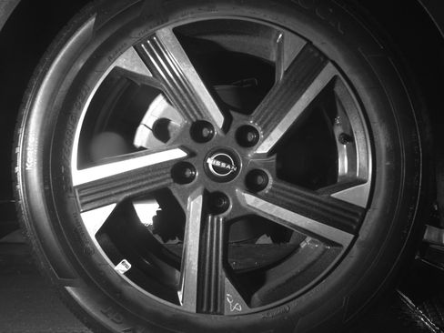Used 2025 Nissan Sentra SV FWD image 15