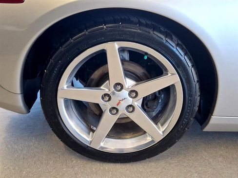 Used 2005 Chevrolet Corvette Convertible w/ Preferred Equipment Group image 9