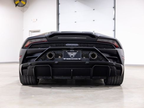 Used 2022 Lamborghini Huracan EVO RWD image 5