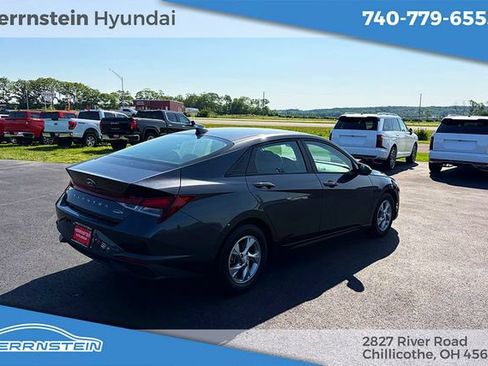 Used 2021 Hyundai Elantra SE FWD image 20