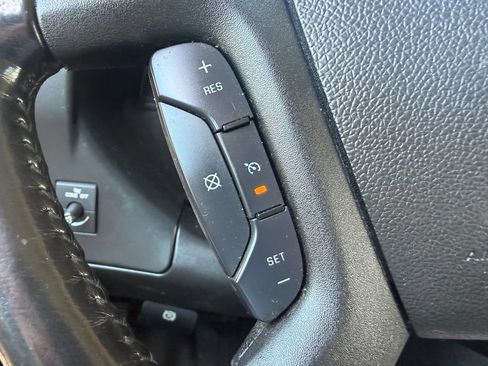 Used 2020 Chevrolet Express 3500 w/ Driver Convenience Package RWD image 19