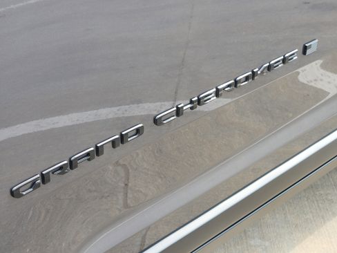 New 2026 Jeep Grand Cherokee L 4WD image 7